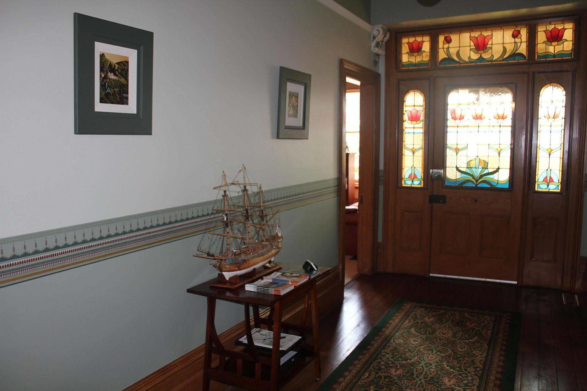 Turret House Bed & Breakfast Launceston Bagian luar foto